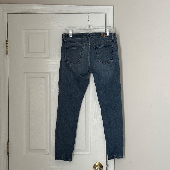 Kut from The Kloth Katy Boyfriend jeans Medium wash Distressing Size 4 Women - Picture 3 of 8